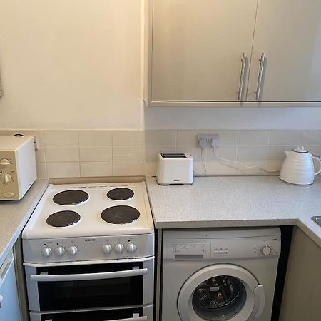 One Bedroom Ground Floor Flat Central Chichester Exteriör bild